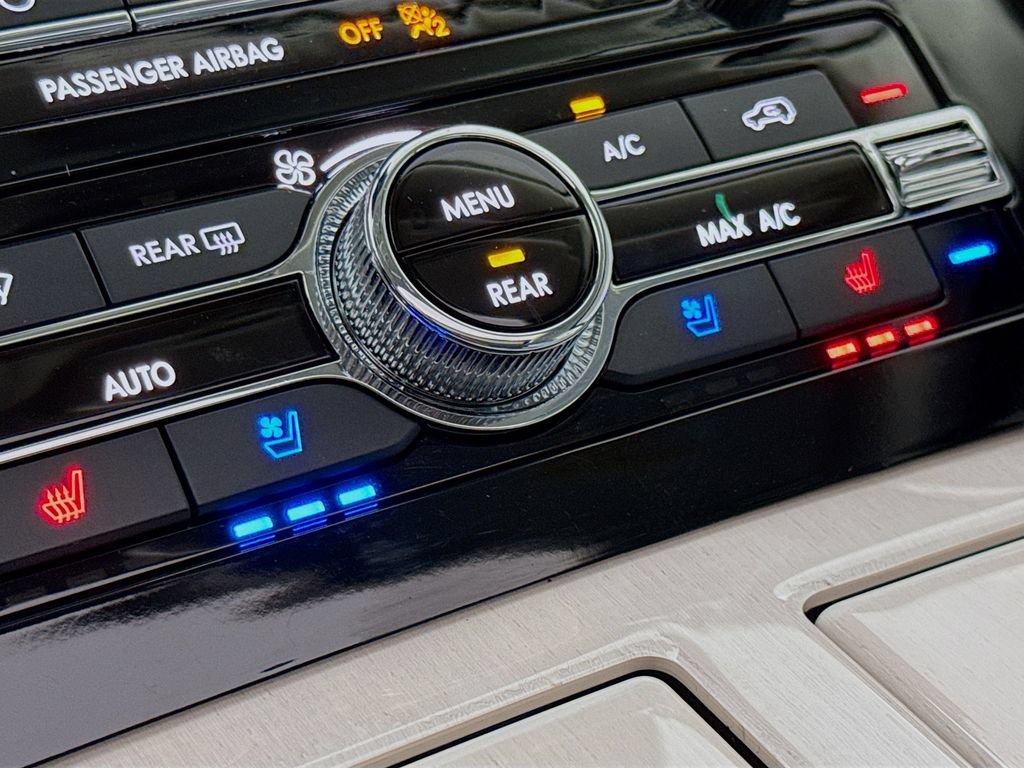 Used 2023 Lincoln Navigator L Black Label AWD/4WD image 23