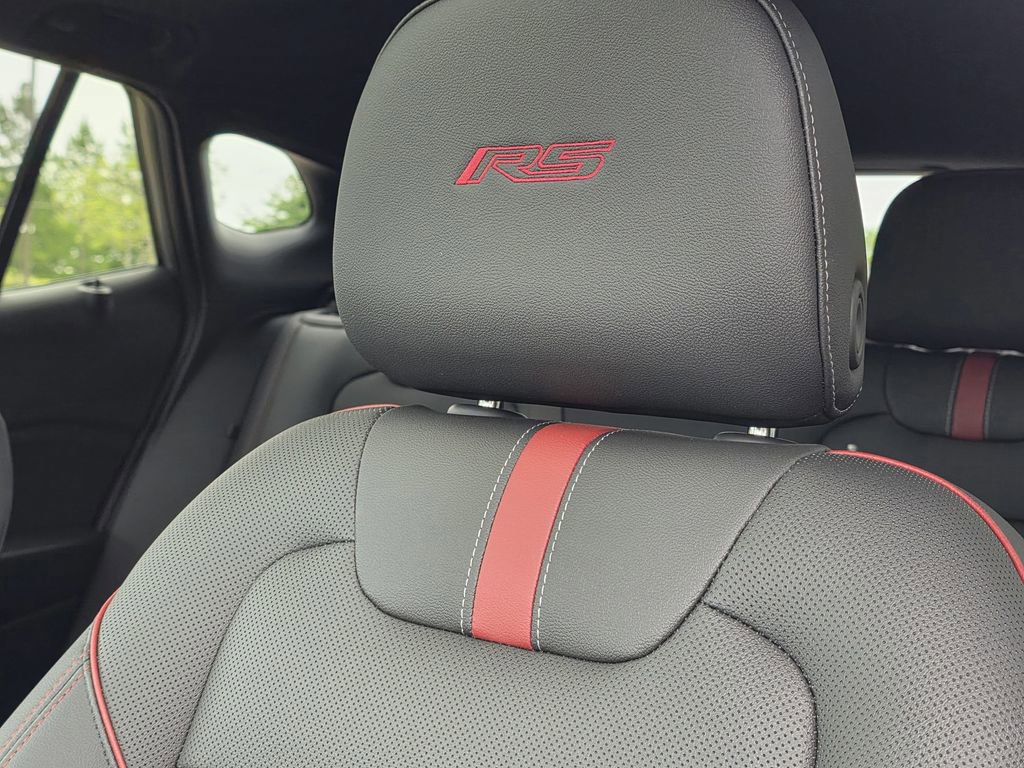 New 2026 Chevrolet Trax RS w/ Sunroof Package FWD image 24