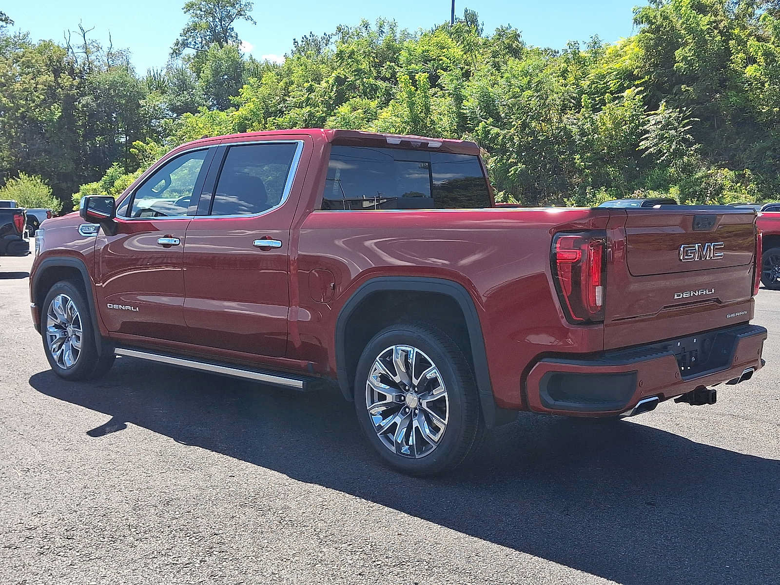 Used 2023 GMC Sierra 1500 Denali w/ Denali Reserve Package AWD/4WD image 4