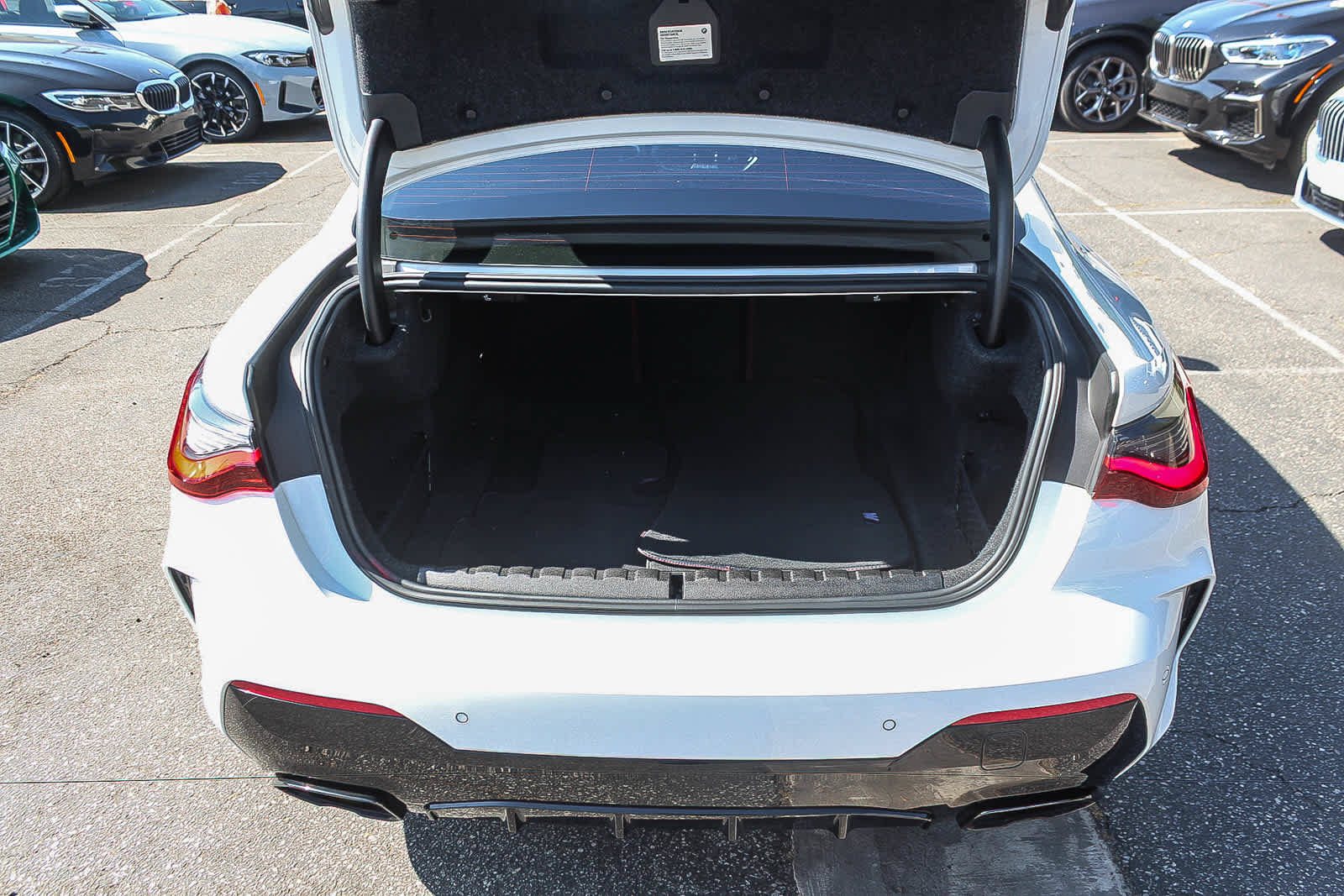 Used 2022 BMW M440i Coupe w/ Premium Package RWD image 25