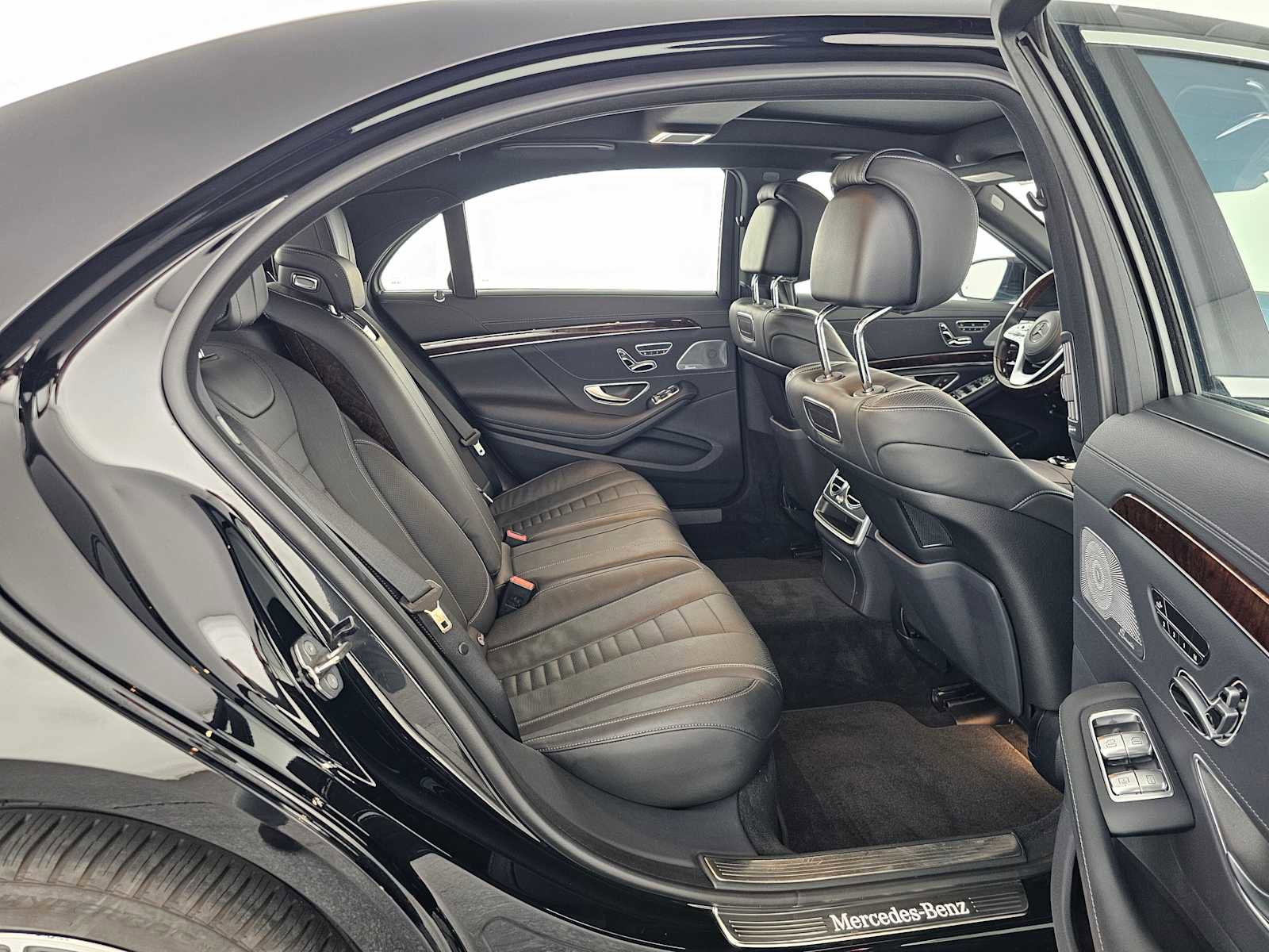 Used 2018 Mercedes-Benz S 560 Sedan image 12