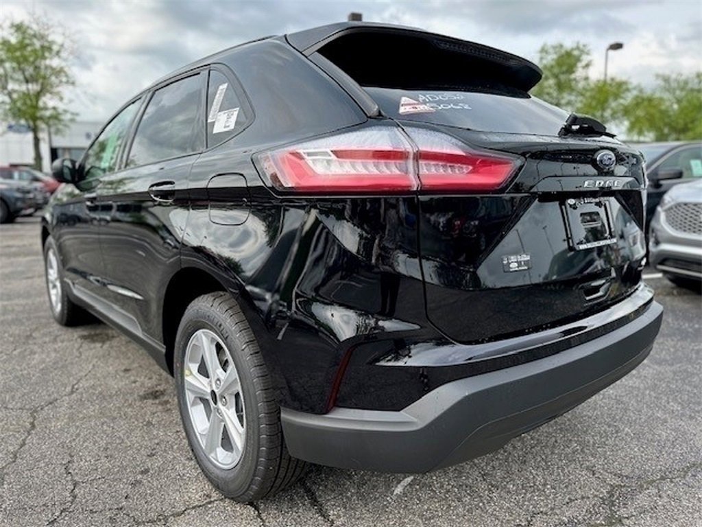 New 2024 Ford Edge SE image 7