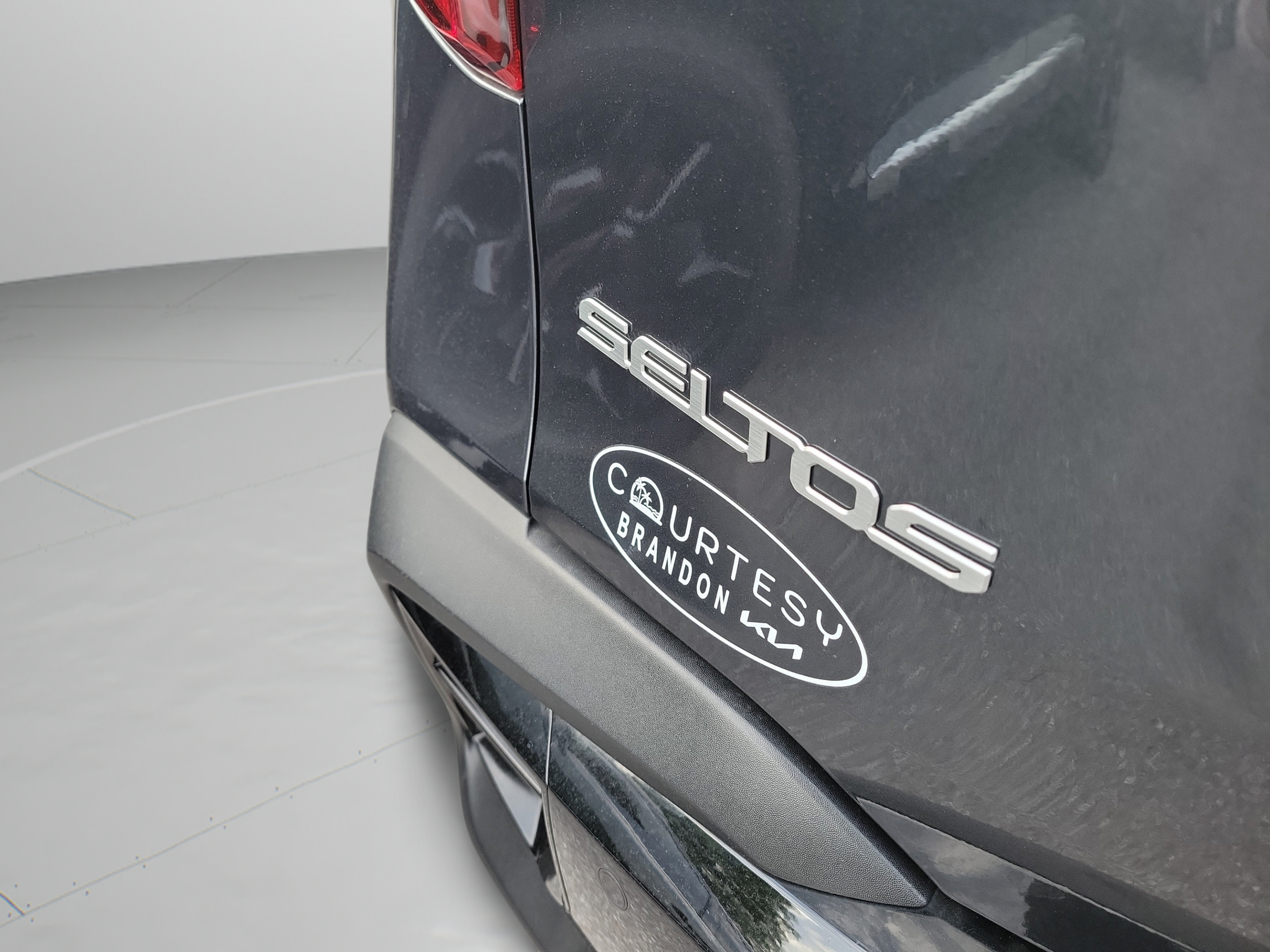 Certified 2025 Kia Seltos EX w/ EX Sunroof Package FWD image 30