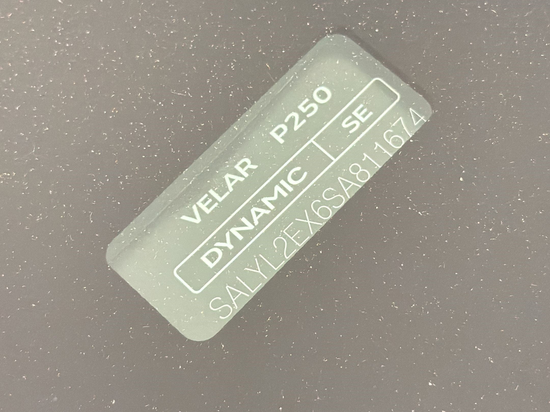 Certified 2025 Land Rover Range Rover Velar Dynamic SE AWD/4WD image 17