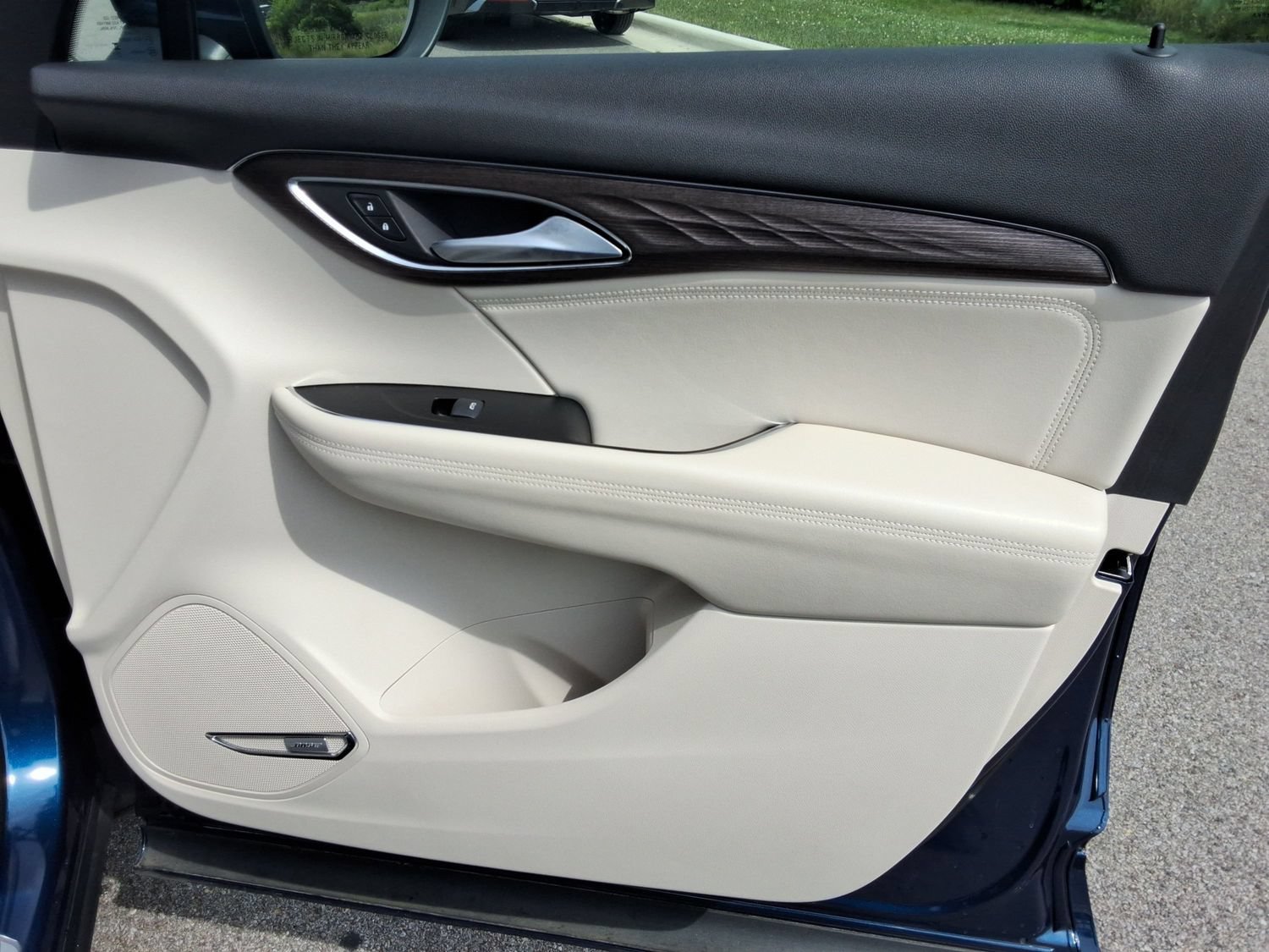 Used 2023 Buick Envision Avenir FWD image 26