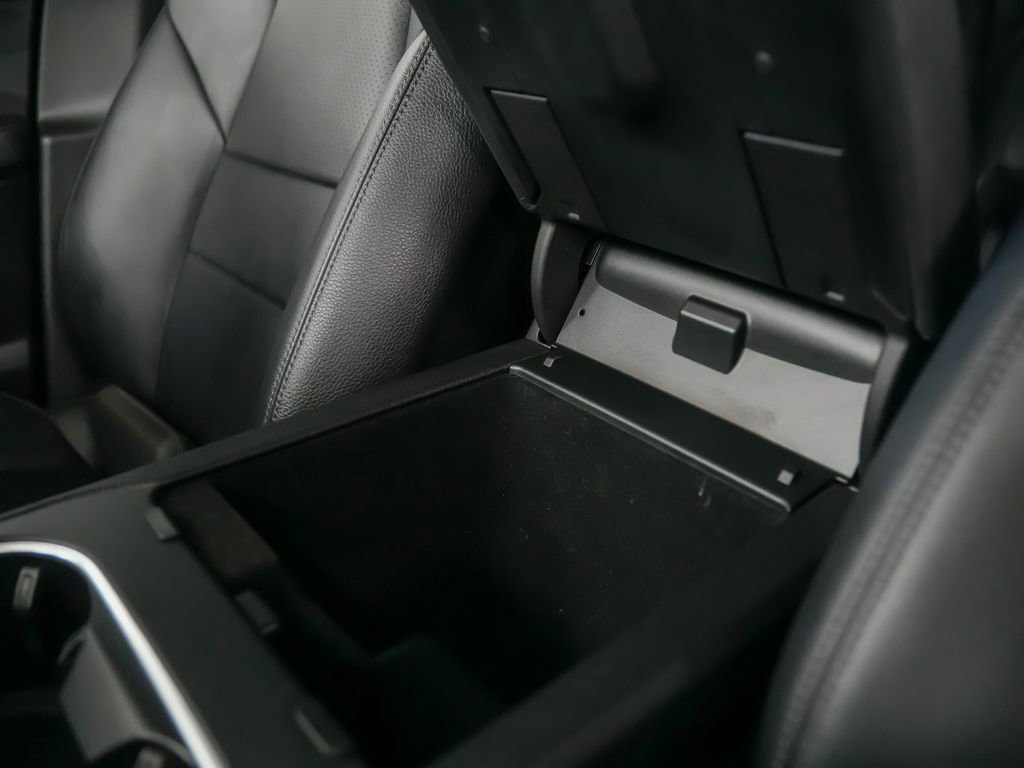 Used 2022 Porsche Cayenne AWD/4WD image 33