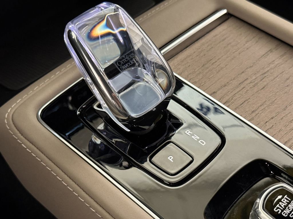 New 2026 Volvo XC90 B6 Plus w/ Protection Package Premier image 22