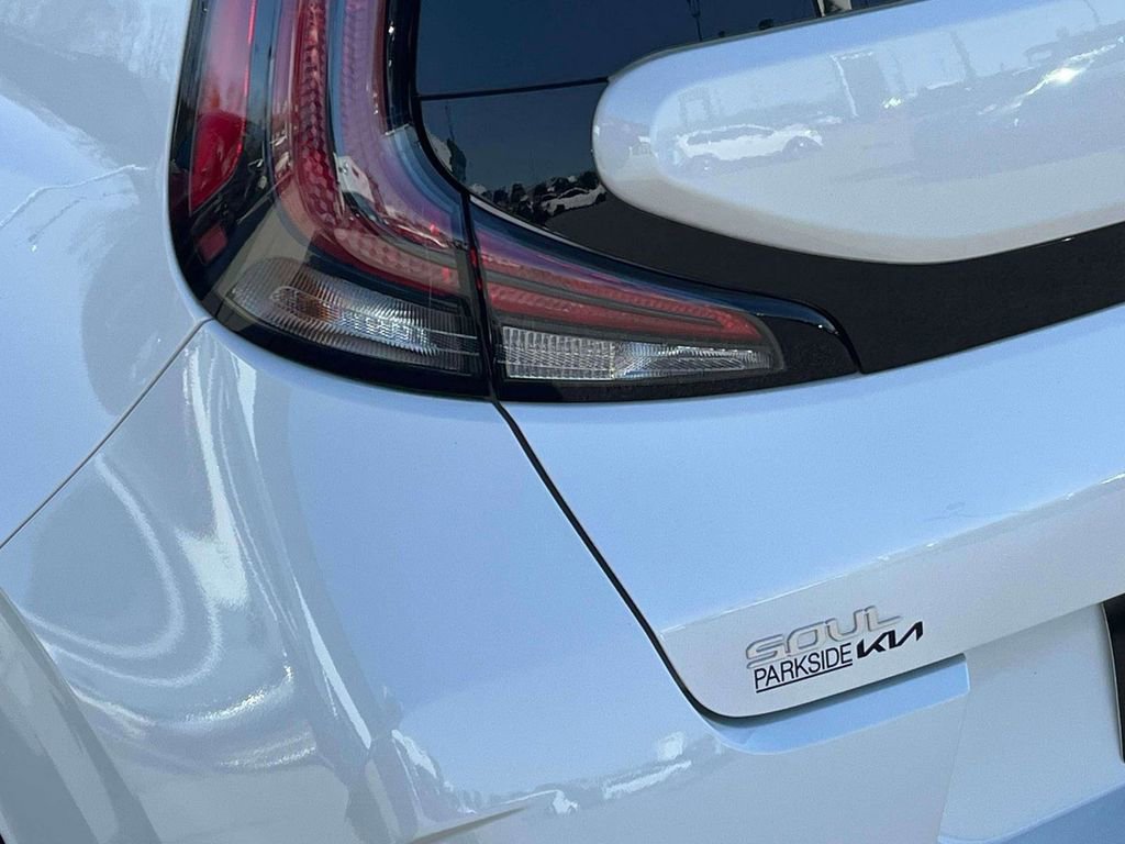 Certified 2025 Kia Soul LX w/ LX Technology Package image 33
