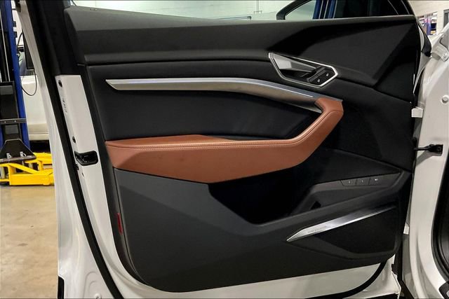 Certified 2023 Audi e-tron Chronos w/ Chronos Package image 22