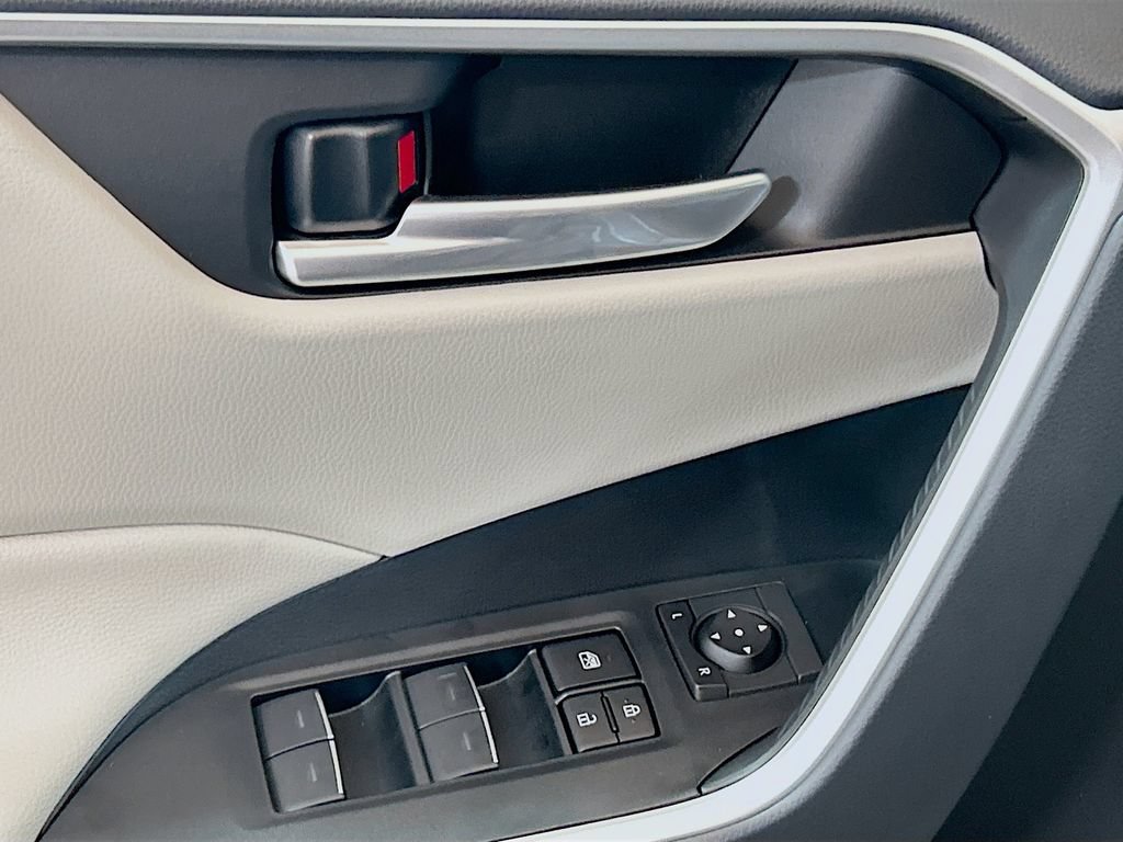 New 2025 Toyota RAV4 XLE FWD image 17