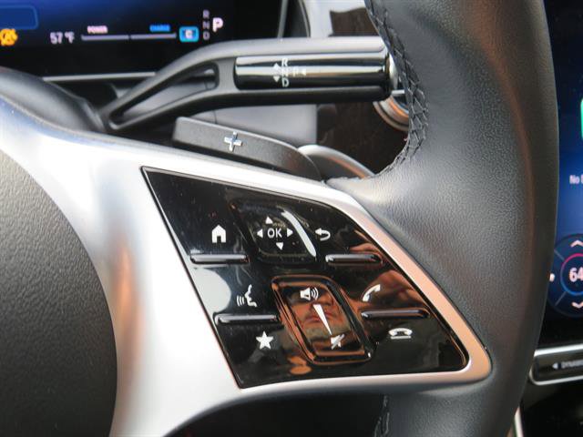 Used 2025 Mercedes-Benz GLC 300 4MATIC image 12