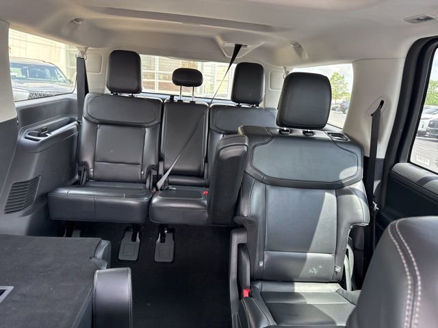 Used 2025 Ford Expedition Max Platinum AWD/4WD image 18