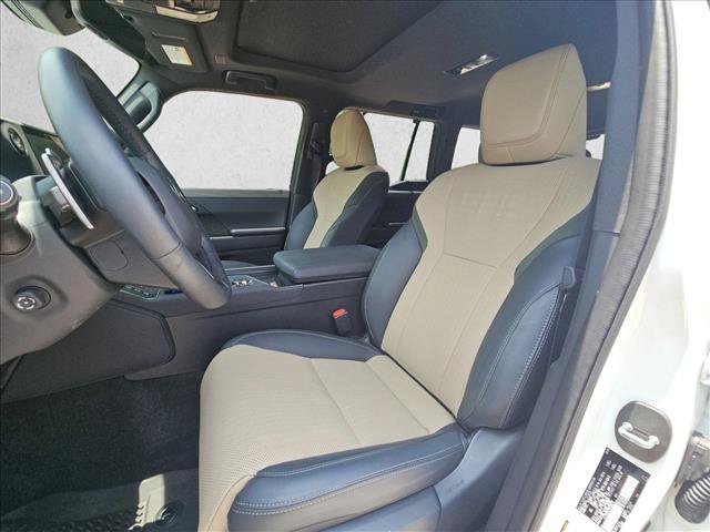 Used 2024 Lexus GX 550 AWD/4WD image 13