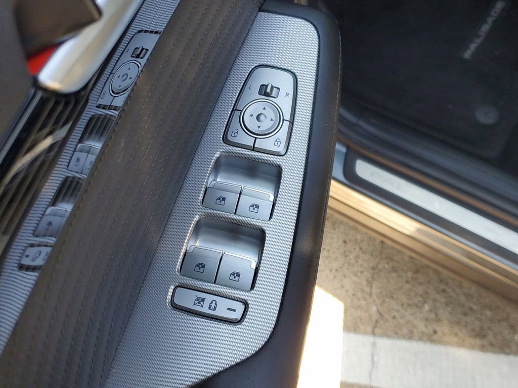 Used 2024 Hyundai Palisade Calligraphy image 19