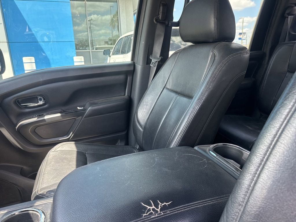 Used 2019 Nissan Titan SV w/ SV Convenience Package image 17