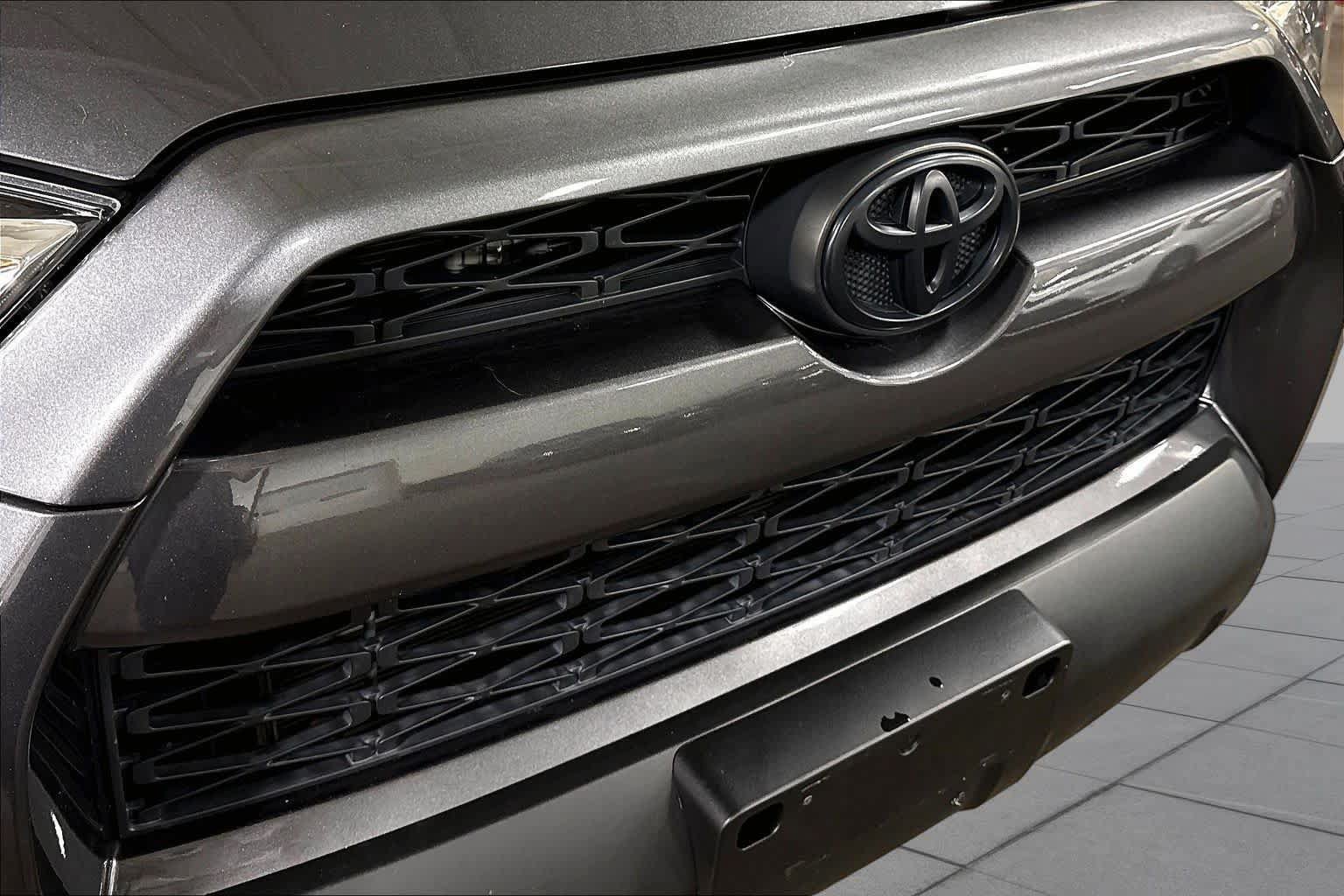 Certified 2019 Toyota 4Runner TRD Off-Road Premium w/ Wilderness Package AWD/4WD image 30