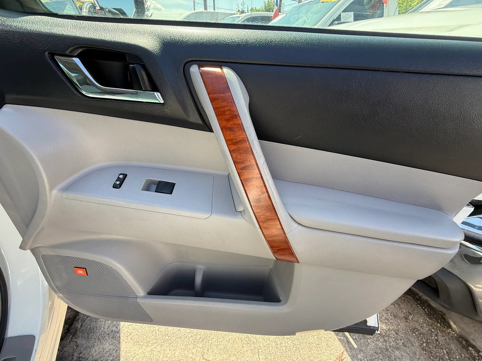Used 2009 Toyota Highlander Limited FWD image 23