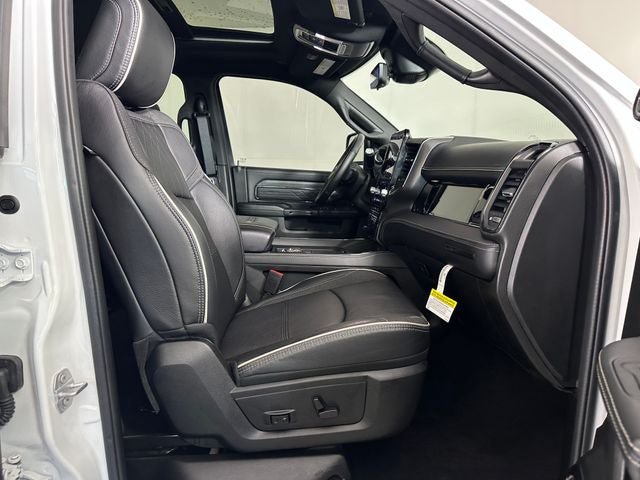 Used 2025 RAM 2500 Limited AWD/4WD image 27