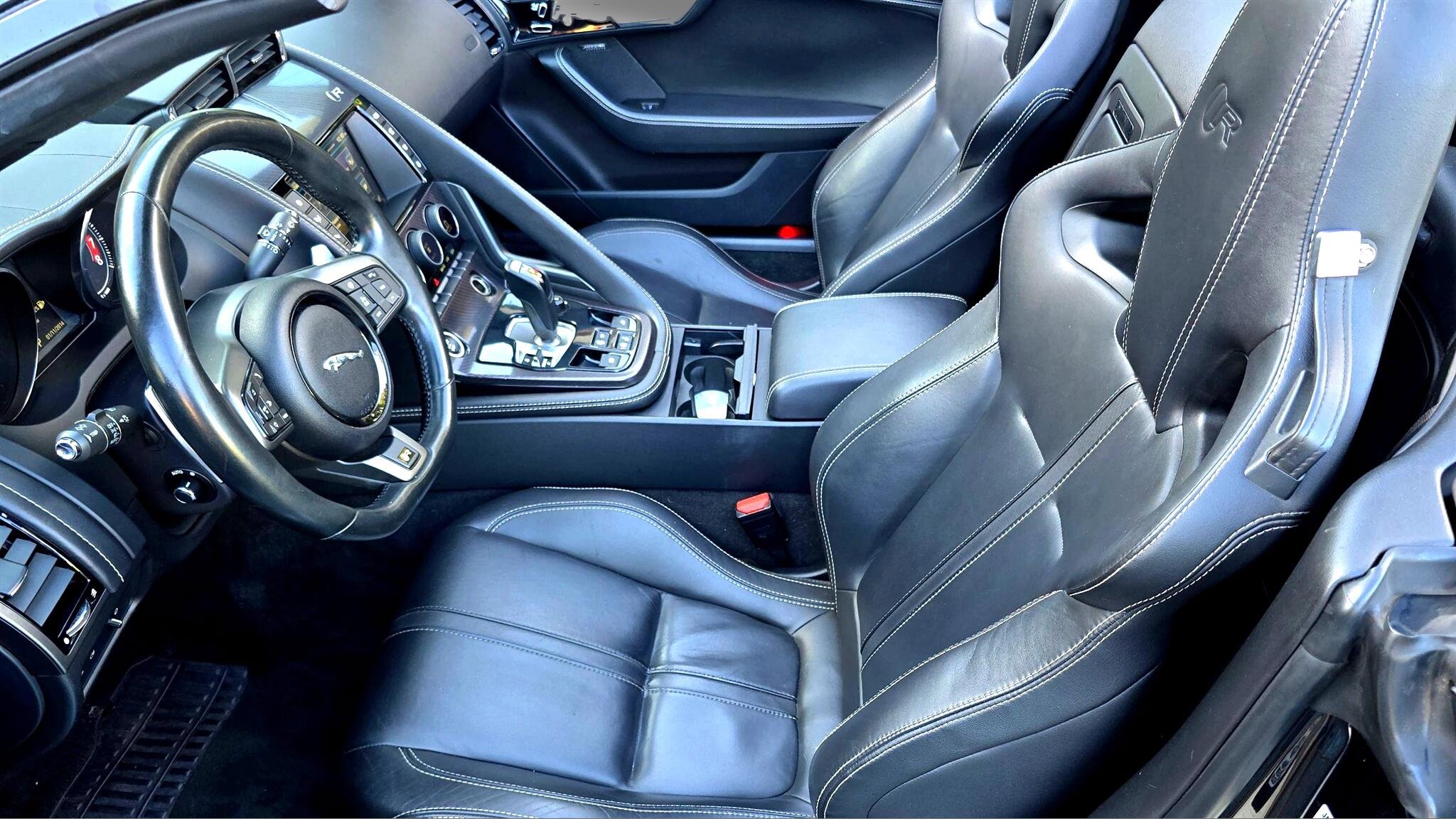 Used 2016 Jaguar F-TYPE R image 9