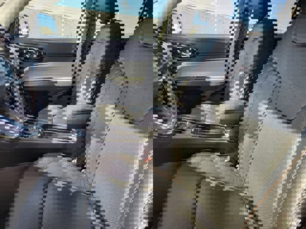 Used 2022 Jeep Compass Limited w/ Elite Group image 21