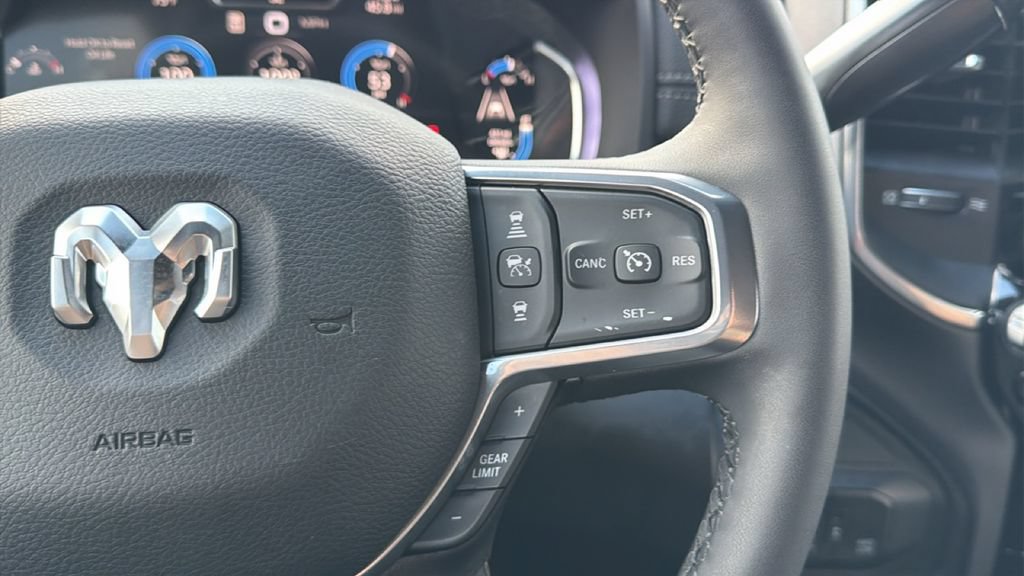 Used 2025 RAM 3500 Laramie AWD/4WD image 21