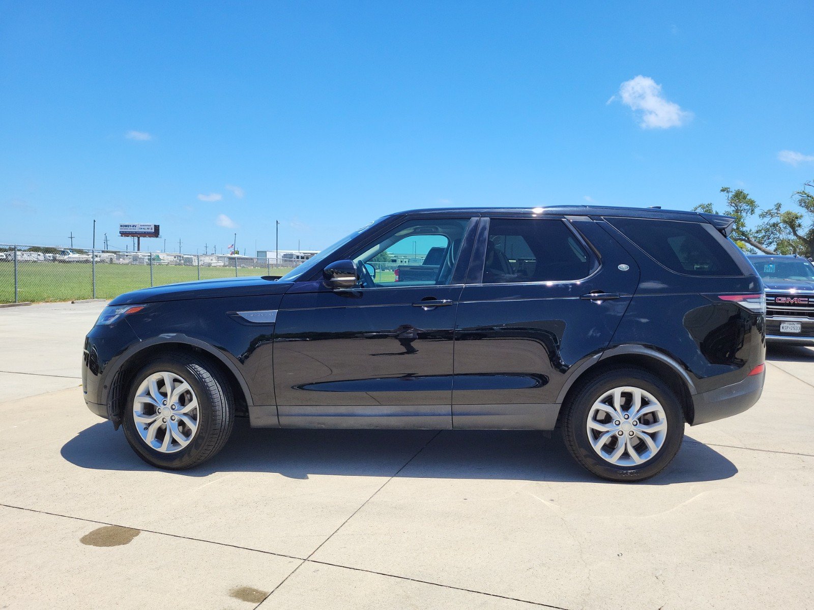 Used 2019 Land Rover Discovery SE AWD/4WD image 8