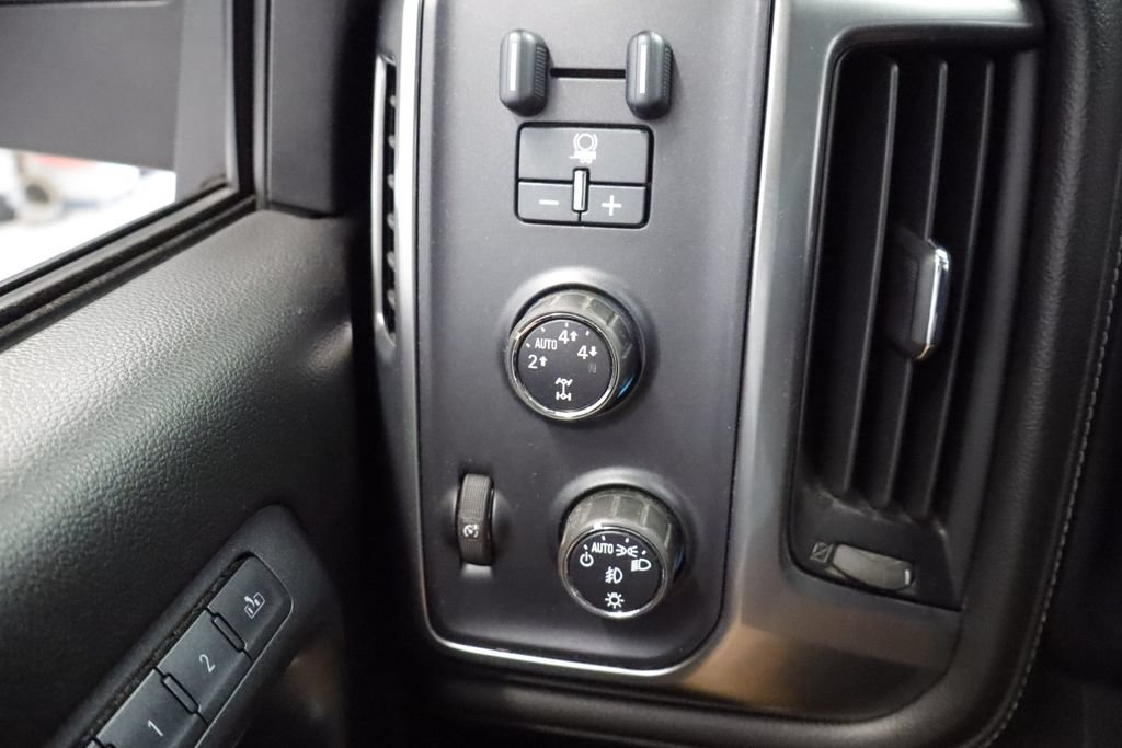 Used 2015 Chevrolet Silverado 1500 LTZ AWD/4WD image 27
