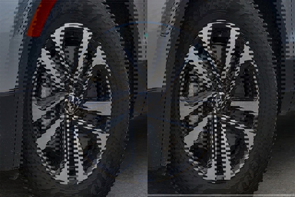 New 2024 Volkswagen Tiguan S image 2