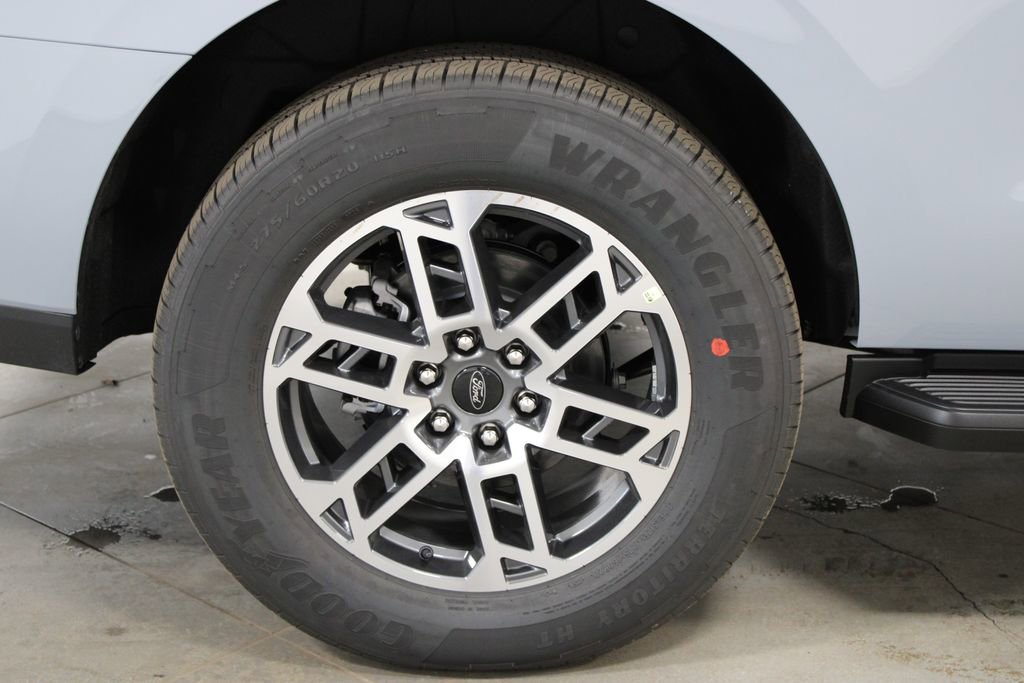 New 2026 Ford Expedition Active image 13