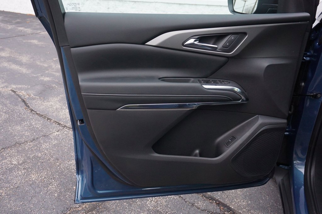 New 2026 Chevrolet Traverse LT w/ Driver Confidence Package image 25