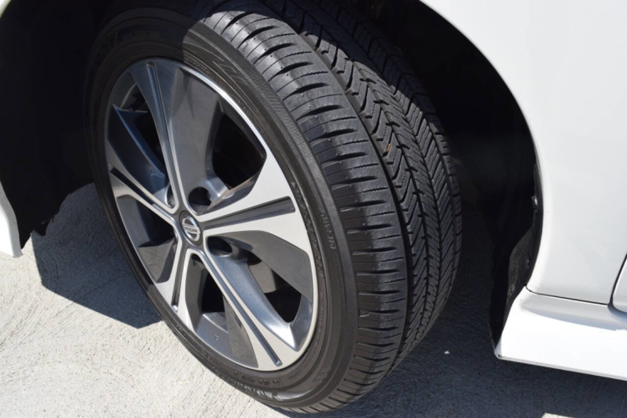 Used 2019 Nissan Leaf SV w/ SV Technology Package image 4