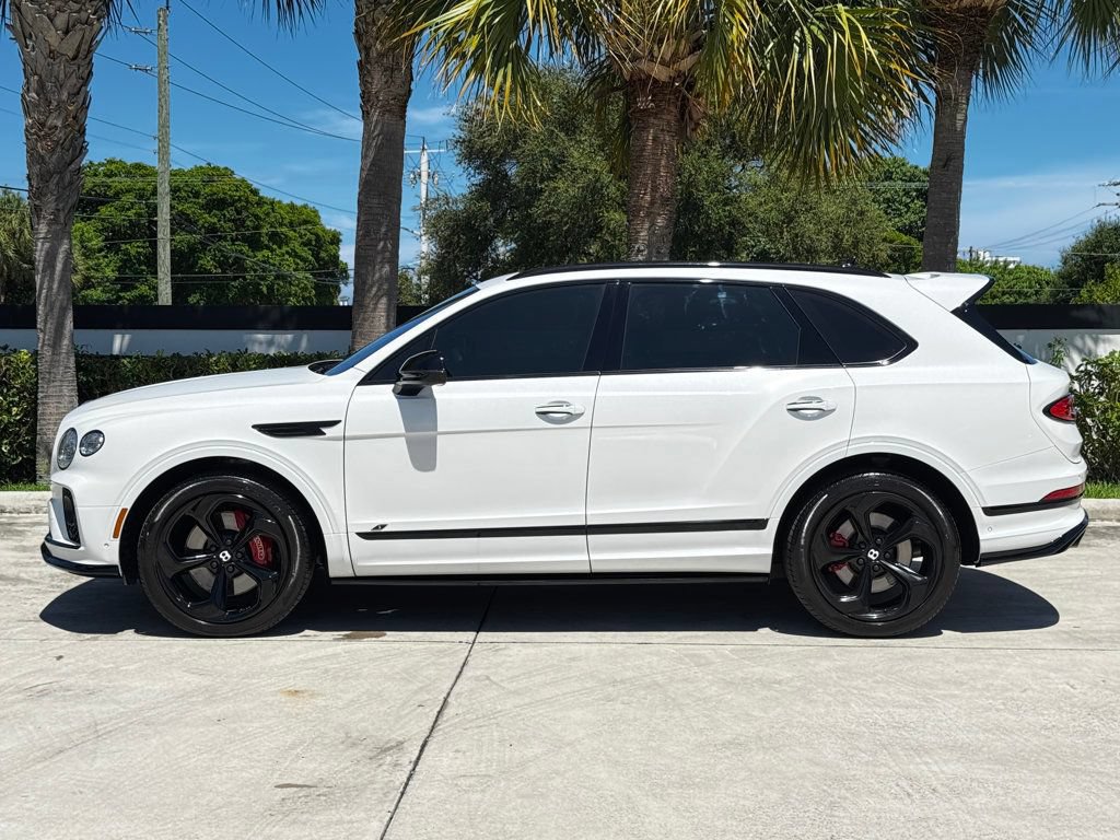 Used 2022 Bentley Bentayga AWD/4WD image 3