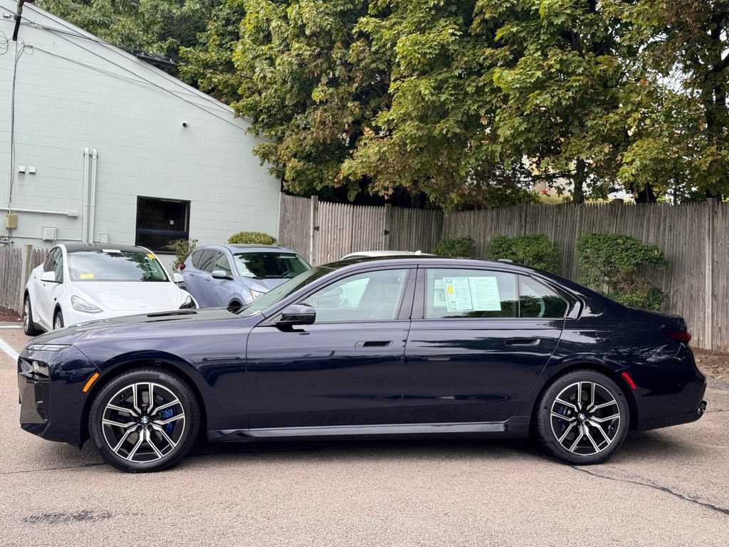 Used 2023 BMW 760i xDrive w/ Parking Assistance Package AWD/4WD image 3