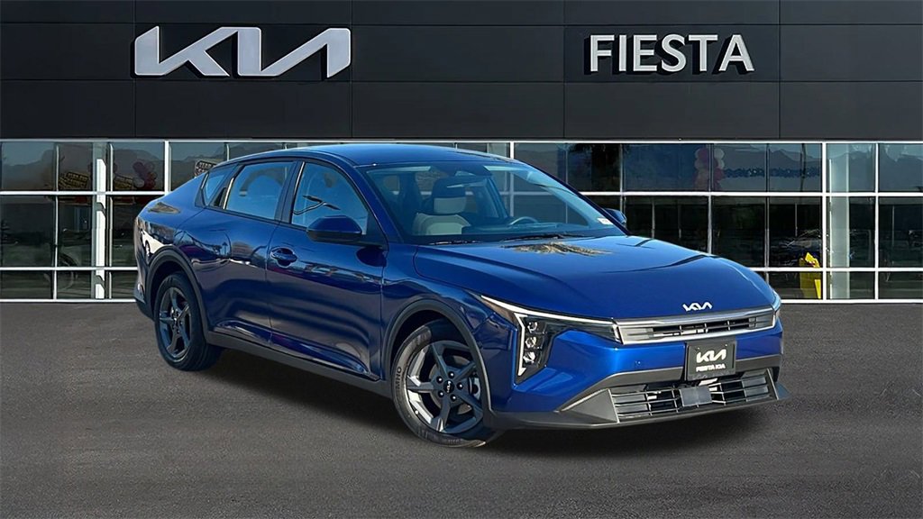 New 2025 Kia K4 LXS