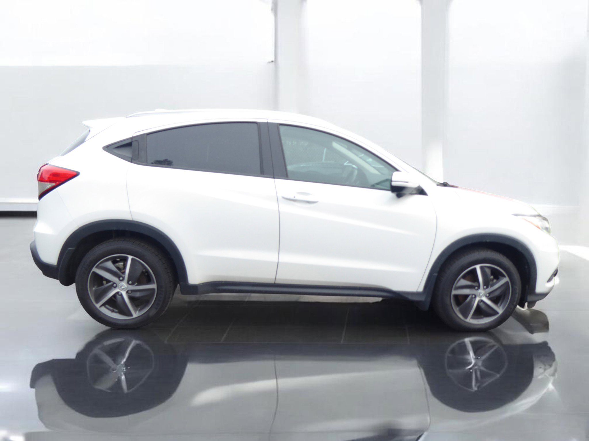 Used 2022 Honda HR-V EX image 11