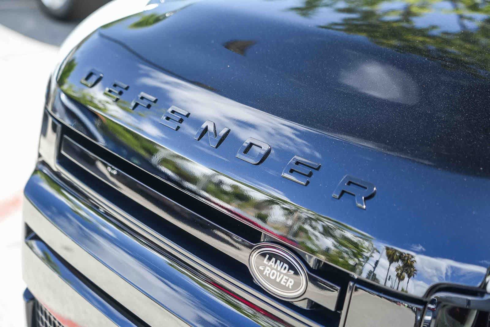 New 2026 Land Rover Defender 110 X AWD/4WD image 9