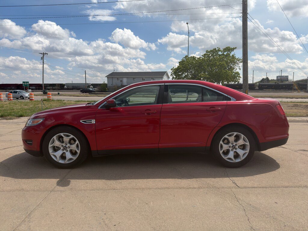 Used 2011 Ford Taurus SEL w/ 202A Rapid Spec Order Code FWD image 6