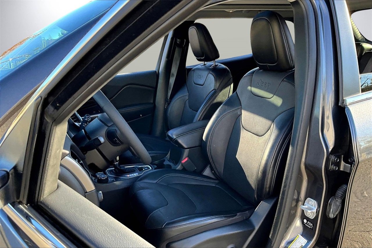 Certified 2022 Jeep Cherokee Latitude Lux w/ Sun & Sound Group image 20