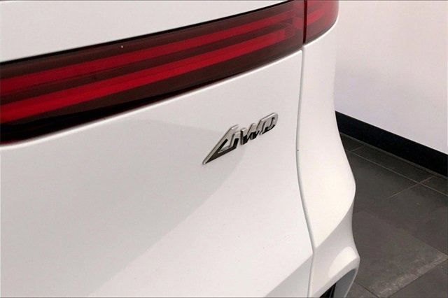 Used 2023 Genesis GV70 2.5T w/ Advanced Package image 8