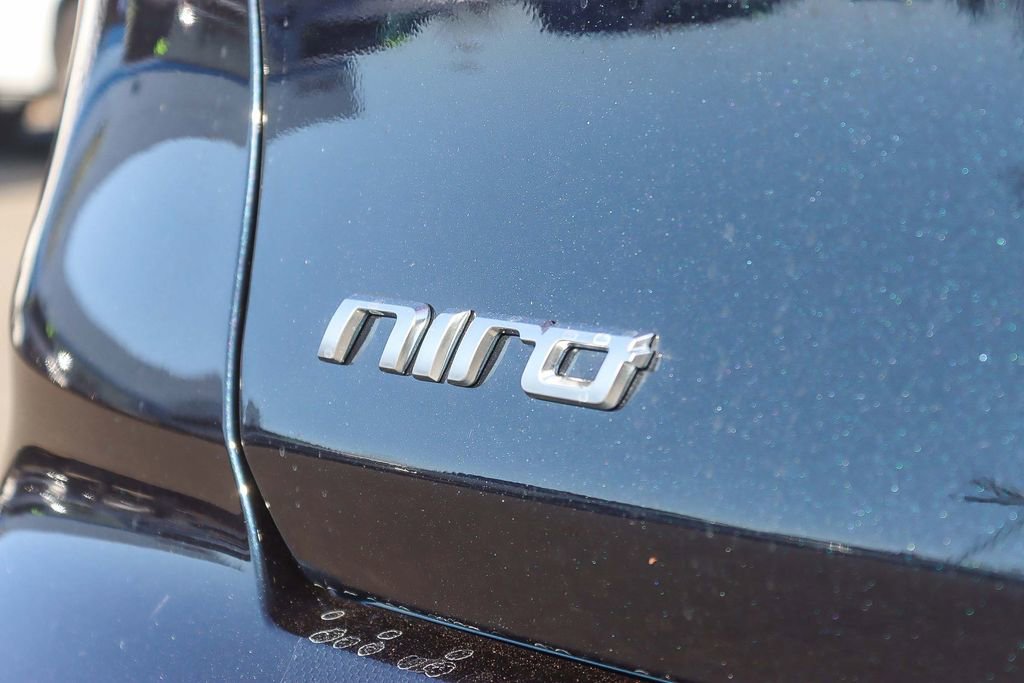 Used 2022 Kia Niro EX Premium image 10