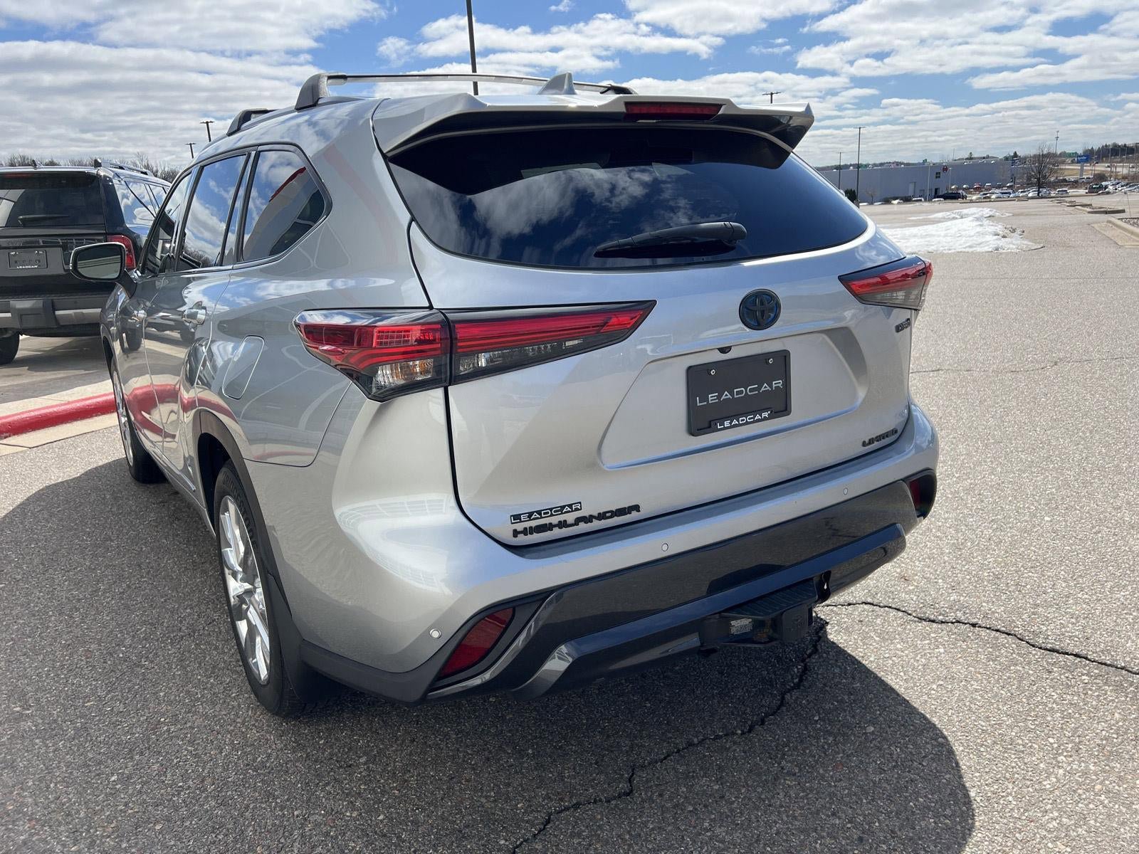 Used 2023 Toyota Highlander Limited image 12