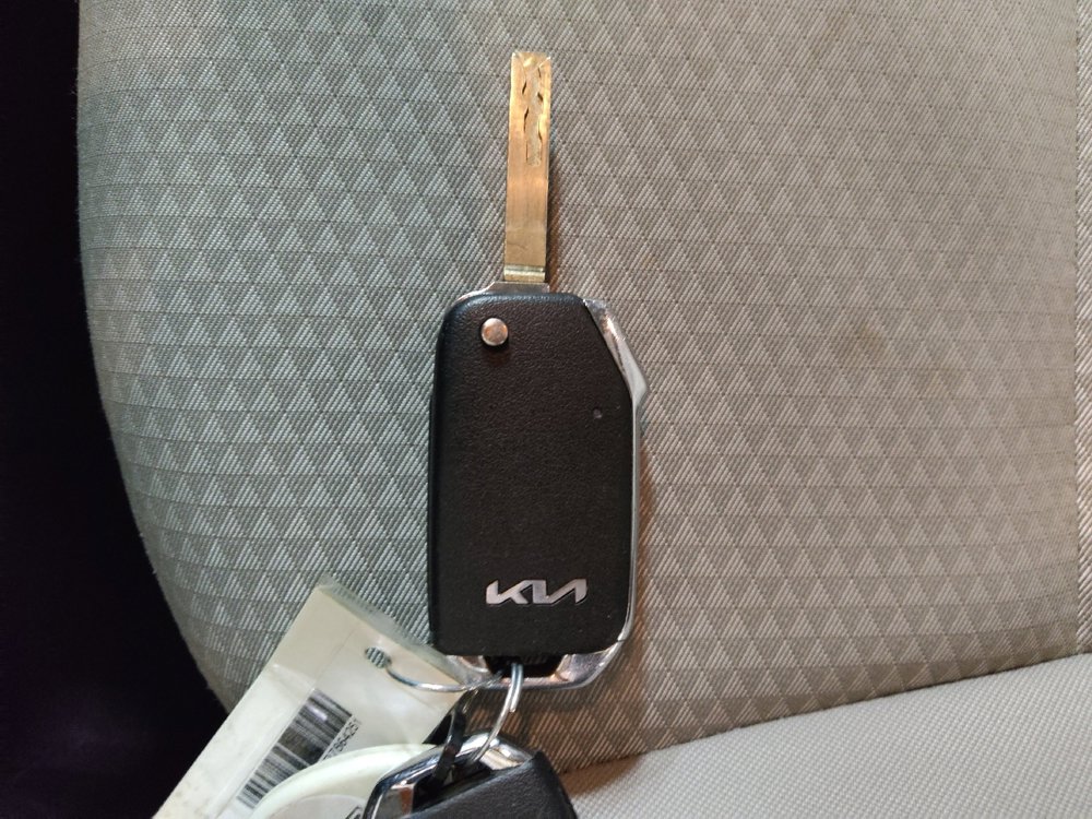 Used 2023 Kia Soul LX w/ LX Technology Package image 32