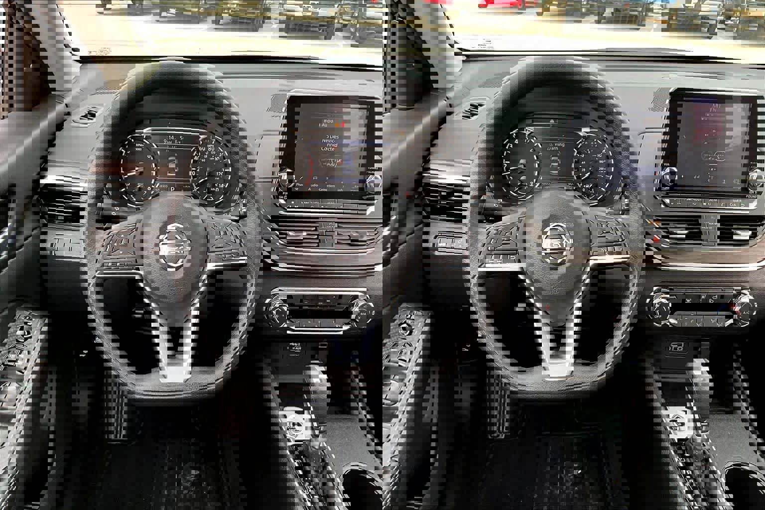 Used 2025 Nissan Altima 2.5 SV image 5