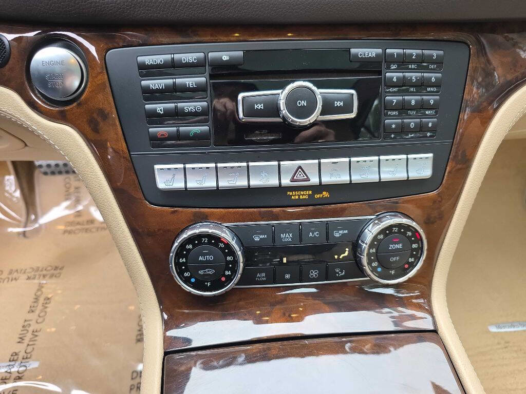 Used 2013 Mercedes-Benz SL 550 image 16