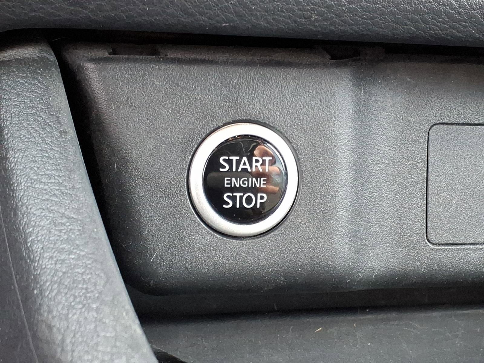 Used 2023 Nissan Rogue SV FWD image 13