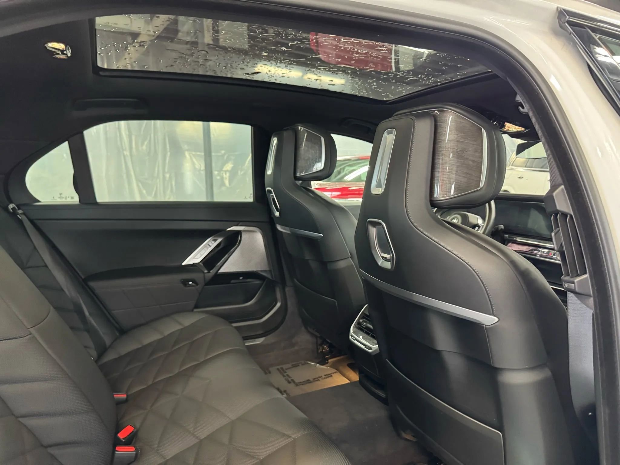 Used 2024 BMW 740i image 34