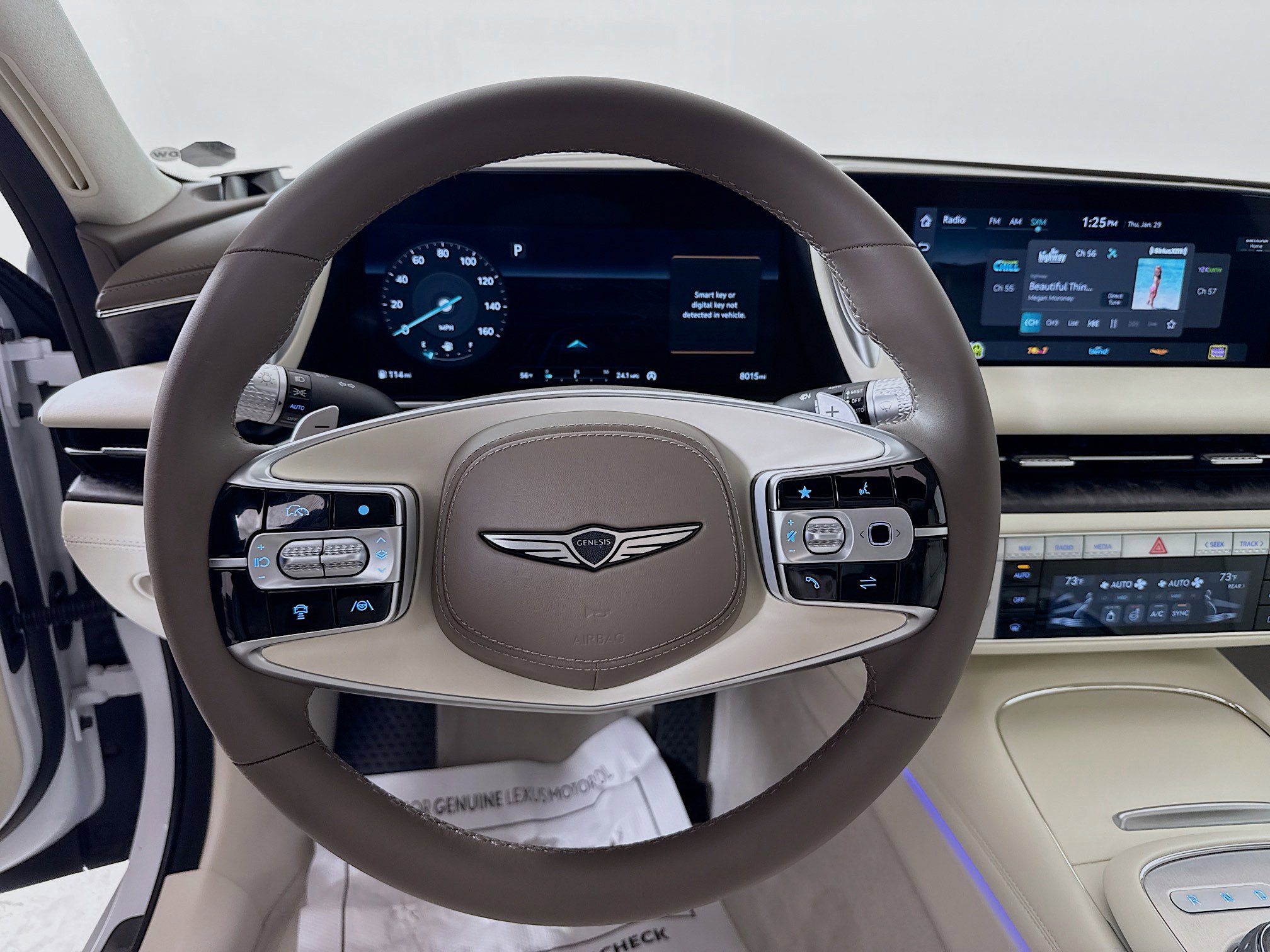 Used 2025 Genesis G90 3.5T image 12