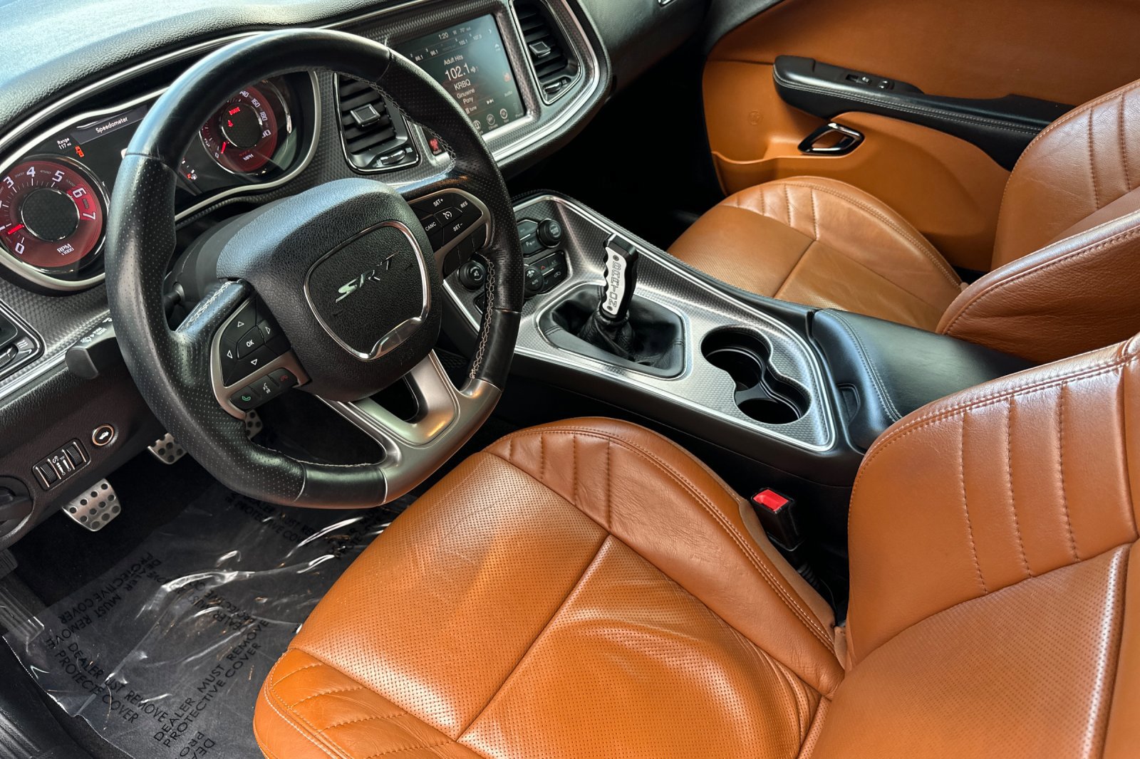 Used 2015 Dodge Challenger SRT Hellcat image 10