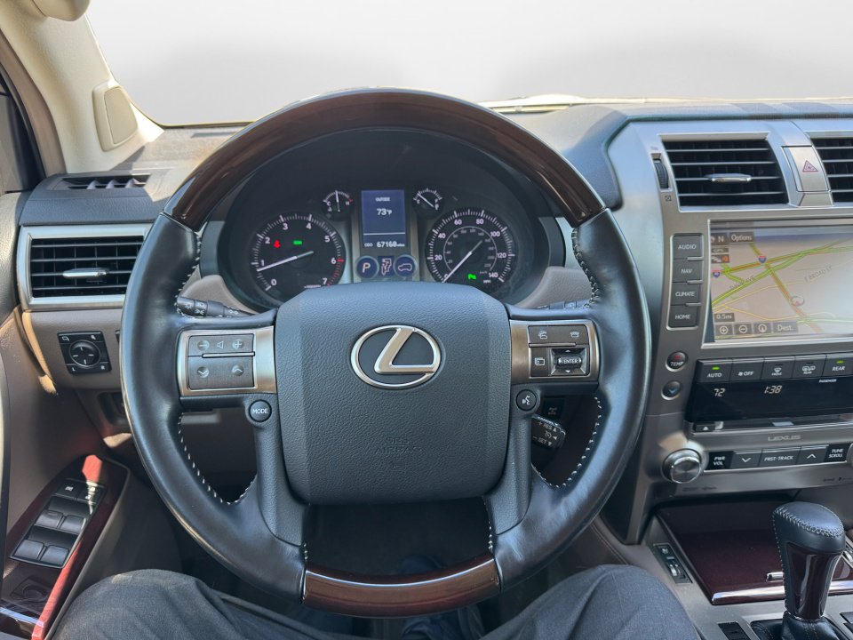 Used 2018 Lexus GX 460 Premium w/ Premium Package AWD/4WD image 10