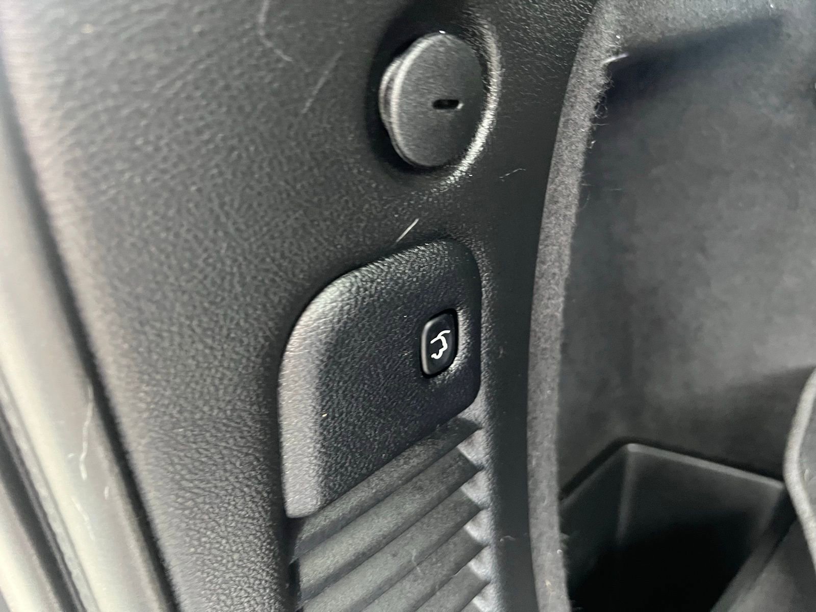 Used 2021 Dodge Durango R/T w/ SRT Interior Appearance Group AWD/4WD image 17